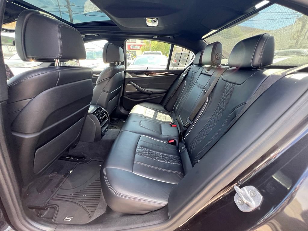 Used 2021 BMW 540i w/ Executive Package RWD image 15