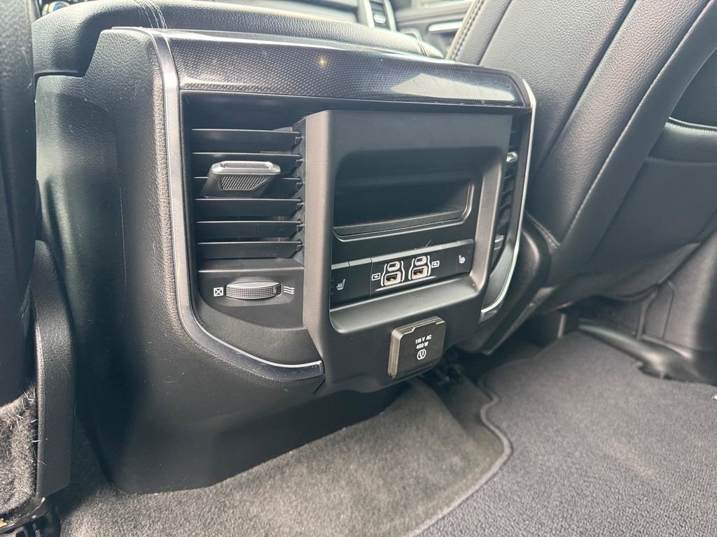 Used 2022 RAM 1500 Laramie AWD/4WD image 10