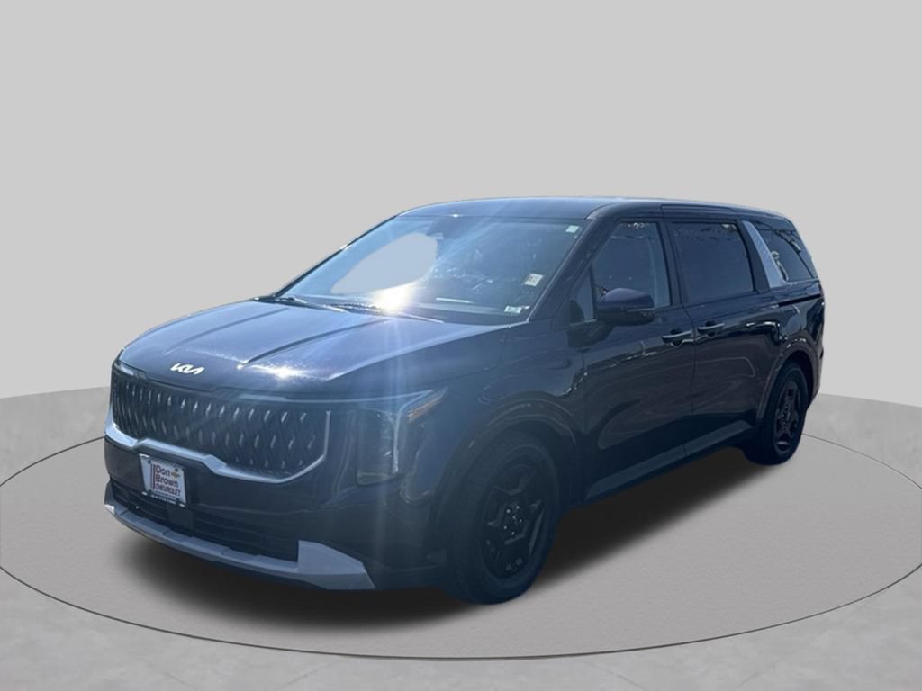 Used 2025 Kia Carnival FWD image 2