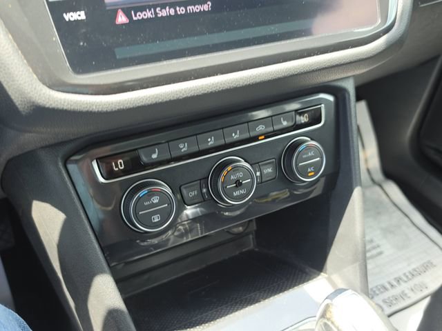 Used 2021 Volkswagen Tiguan SE w/ Panoramic Sunroof Package FWD image 24