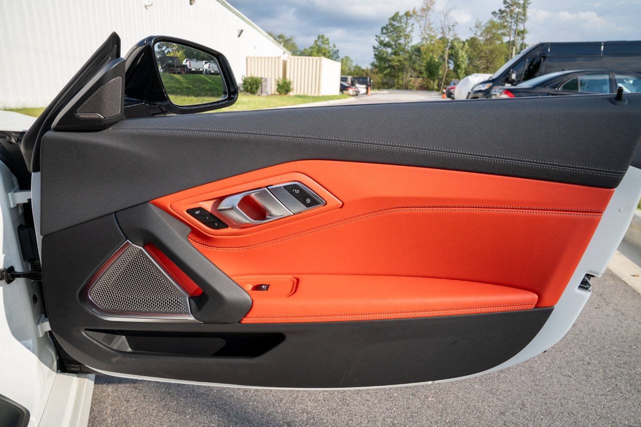 Used 2025 BMW Z4 M40i w/ Edition RWD image 37