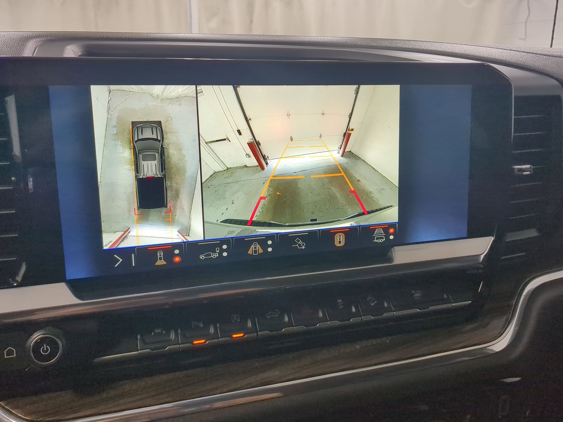 Used 2024 Chevrolet Silverado 1500 LT Trail Boss w/ Convenience Package II image 12