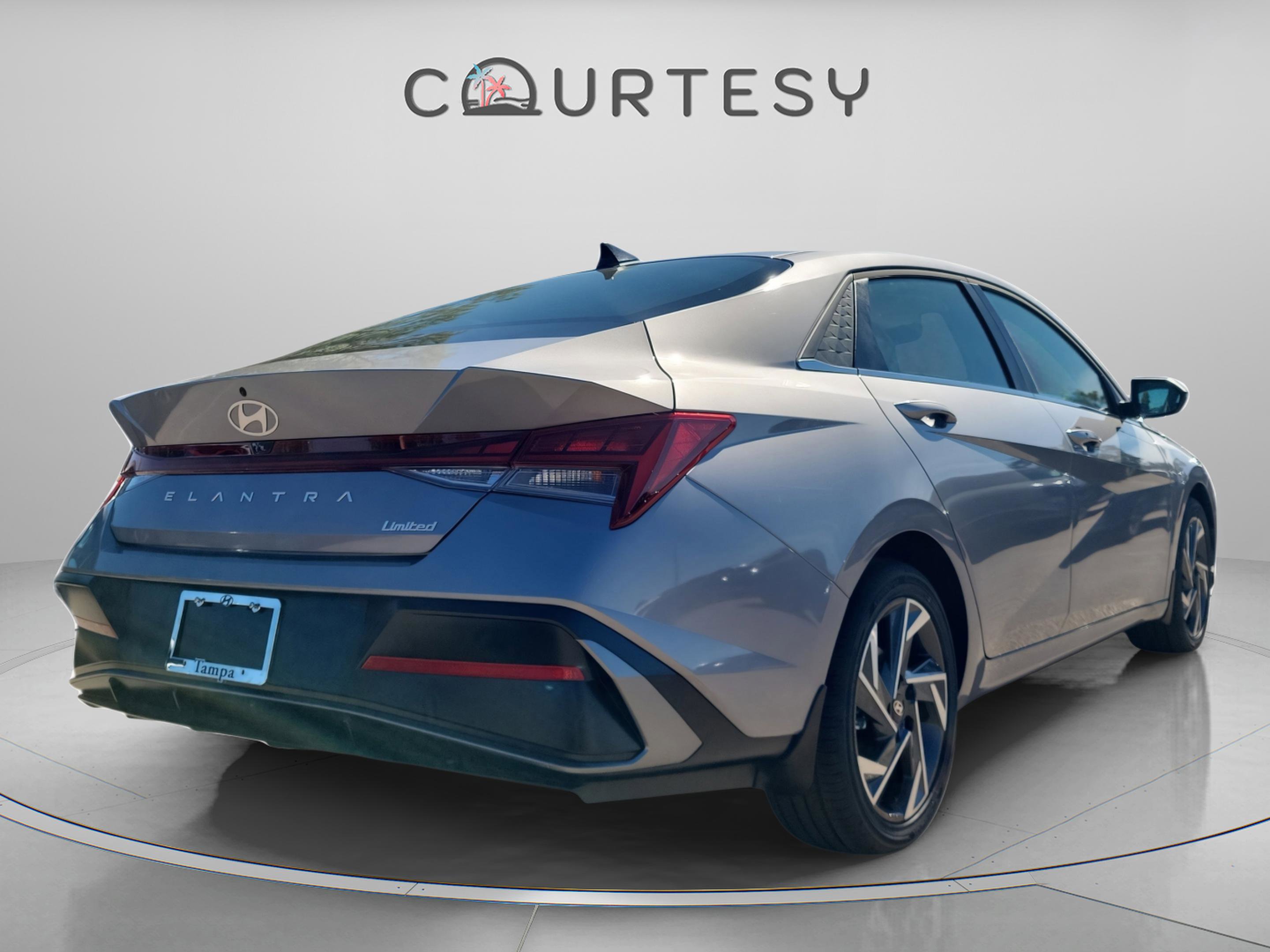 New 2026 Hyundai Elantra Limited image 3