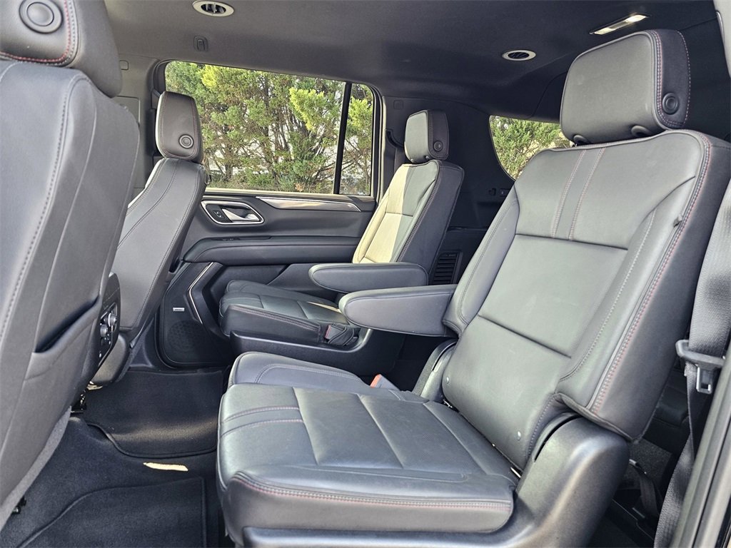 Used 2022 Chevrolet Suburban RST w/ Luxury Package image 19