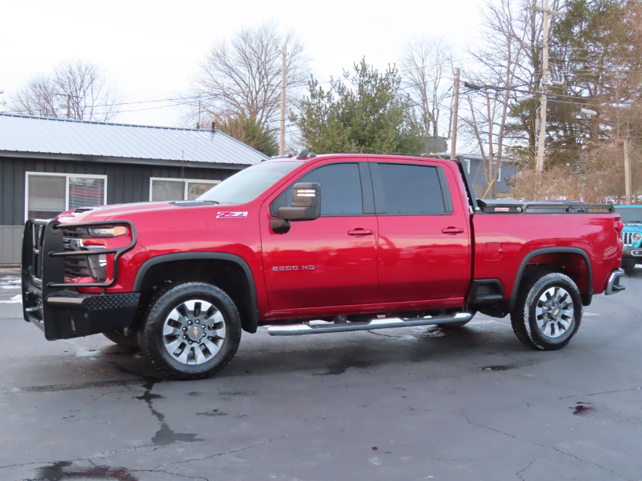 Used 2024 Chevrolet Silverado 2500 LT image 2