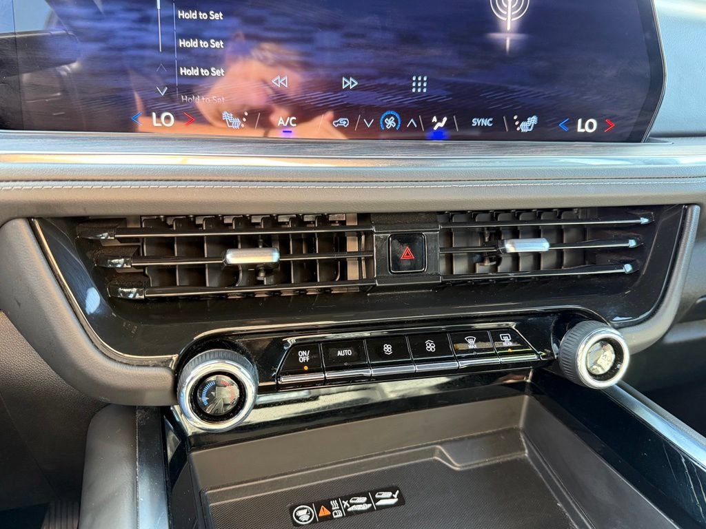Used 2025 Chevrolet Tahoe LT AWD/4WD image 18