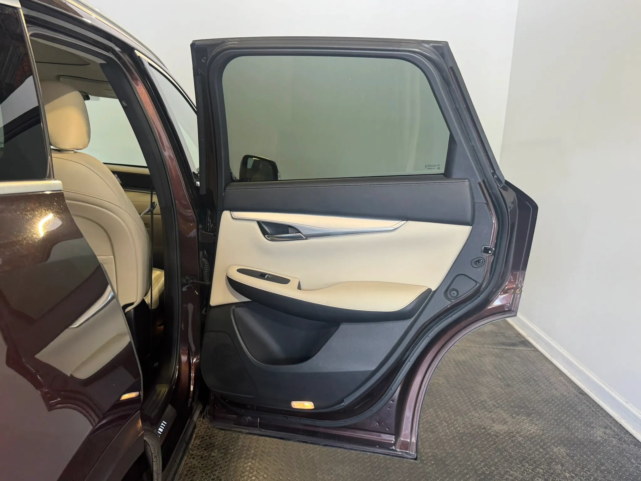 Used 2020 INFINITI QX50 Luxe w/ Navigation Package AWD/4WD image 27