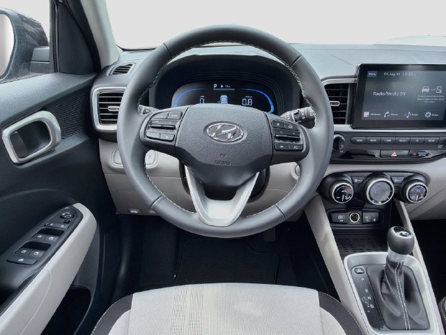New 2026 Hyundai Venue SEL FWD image 18
