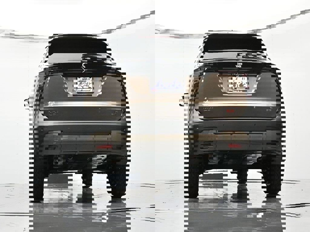 New 2026 Nissan Kicks SR image 41