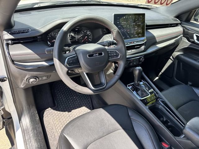 Used 2025 Jeep Compass Trailhawk image 25