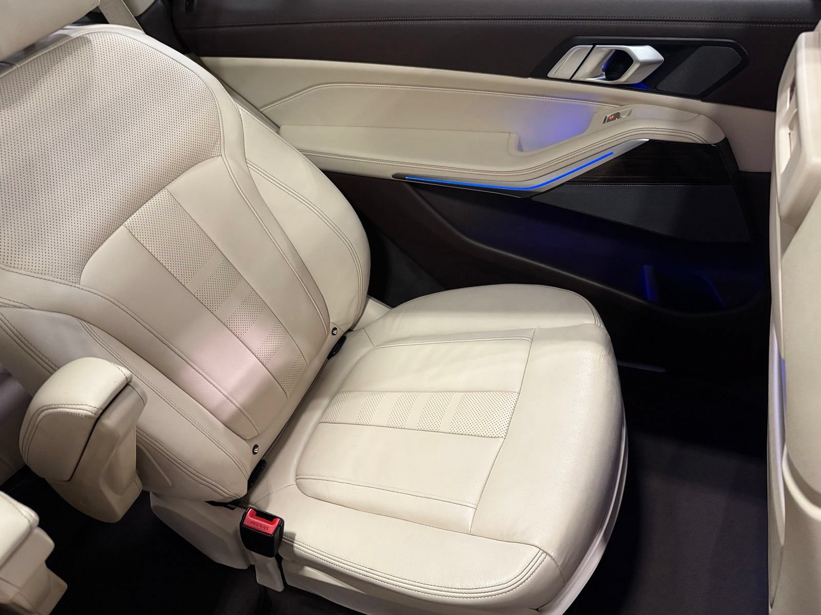 Used 2019 BMW X7 xDrive50i w/ Dynamic Handling Package AWD/4WD image 37