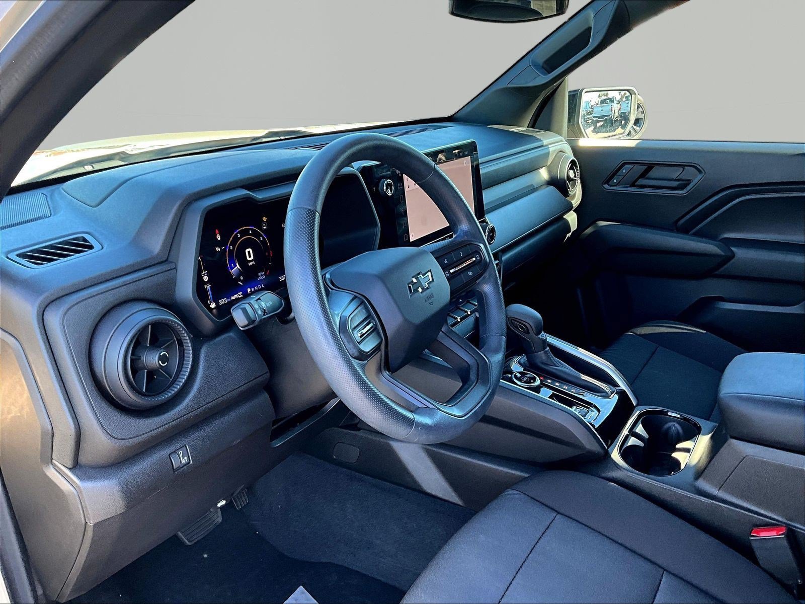 Used 2023 Chevrolet Colorado Trail Boss w/ Technology Package AWD/4WD image 18