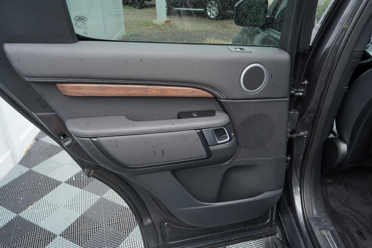 Used 2023 Land Rover Discovery S R-Dynamic AWD/4WD image 41