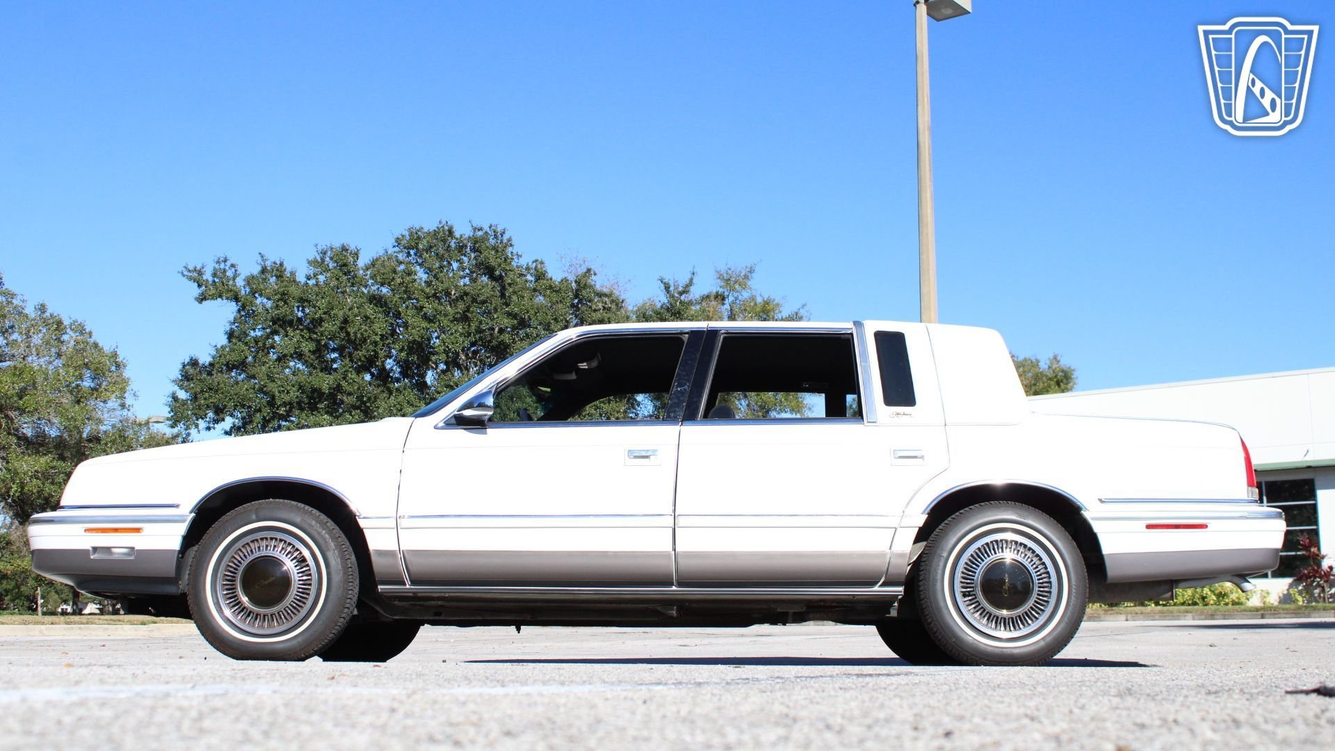 Used 1993 Chrysler New Yorker Fifth Avenue FWD image 17