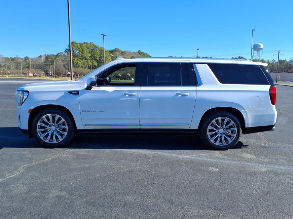 Used 2024 GMC Yukon XL Denali w/ Denali Reserve Package image 24