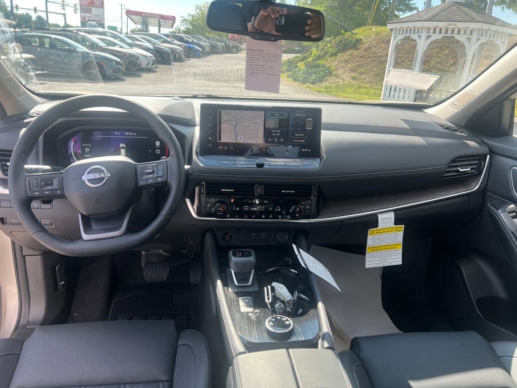 New 2026 Nissan Rogue Platinum w/ Platinum Premium Package image 13