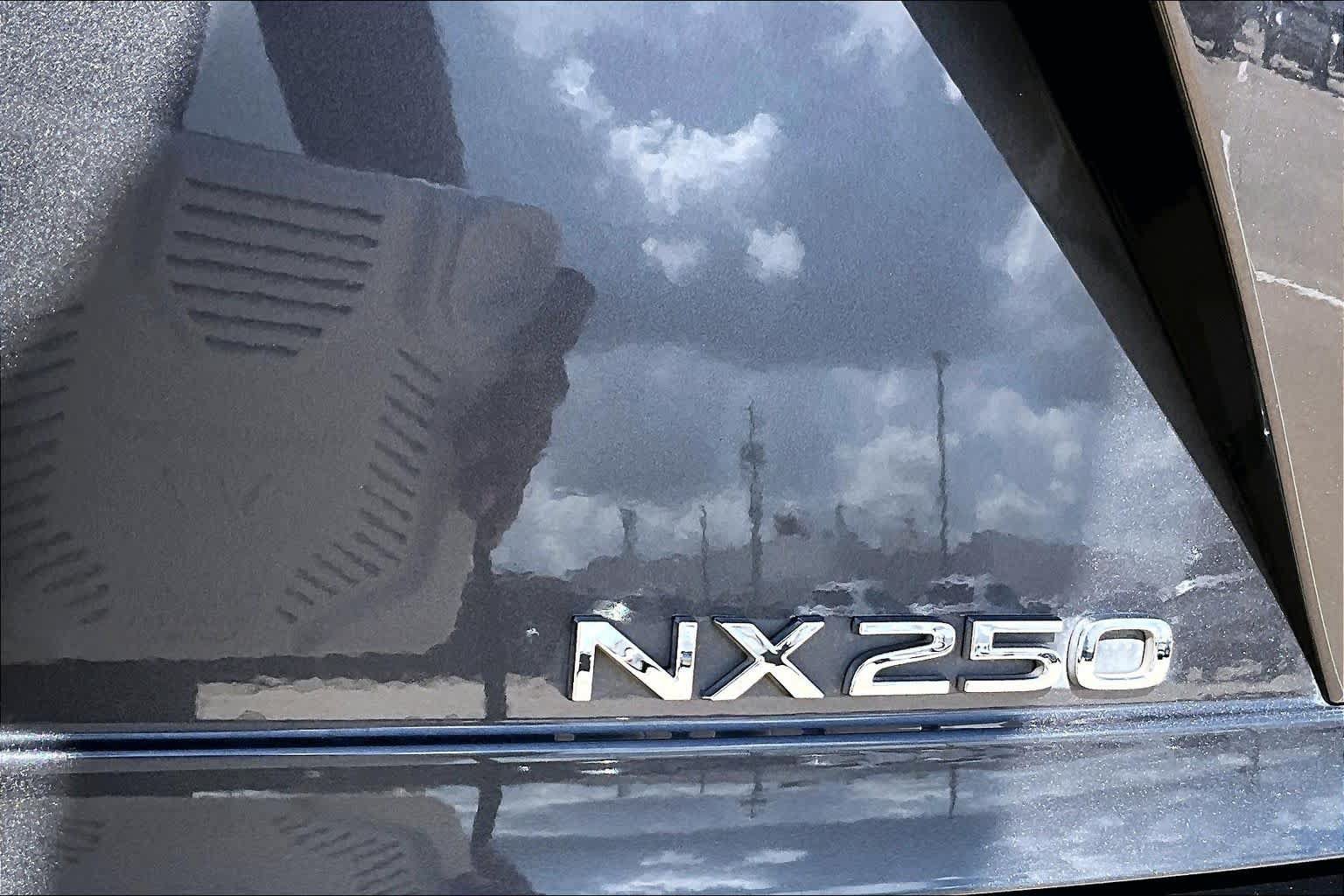 Used 2025 Lexus NX 250 FWD w/ Accessory Package (2T) image 10