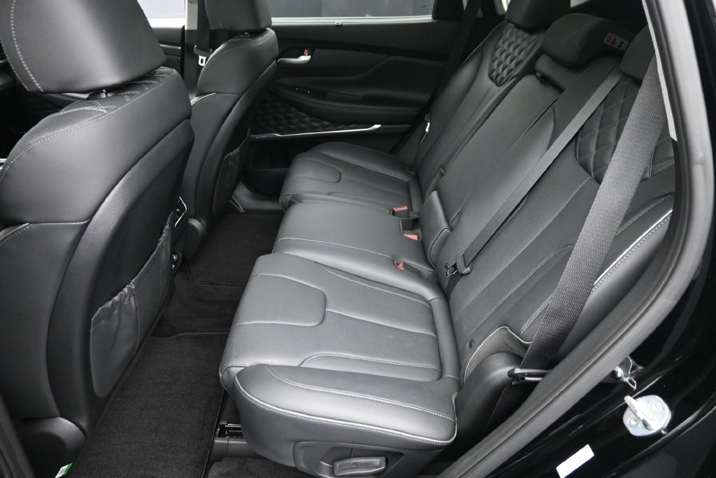 Used 2021 Hyundai Santa Fe Limited AWD/4WD image 14
