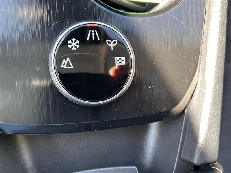 Used 2023 Nissan Rogue SV AWD/4WD image 31