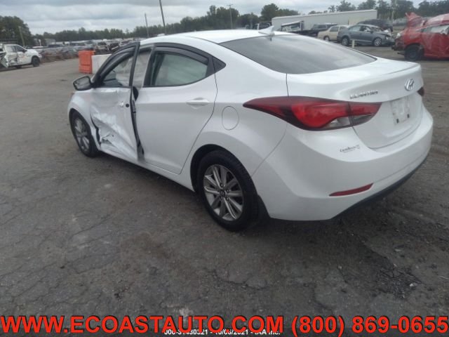 Used 2016 Hyundai Elantra SE w/ Option Group 02 FWD image 2