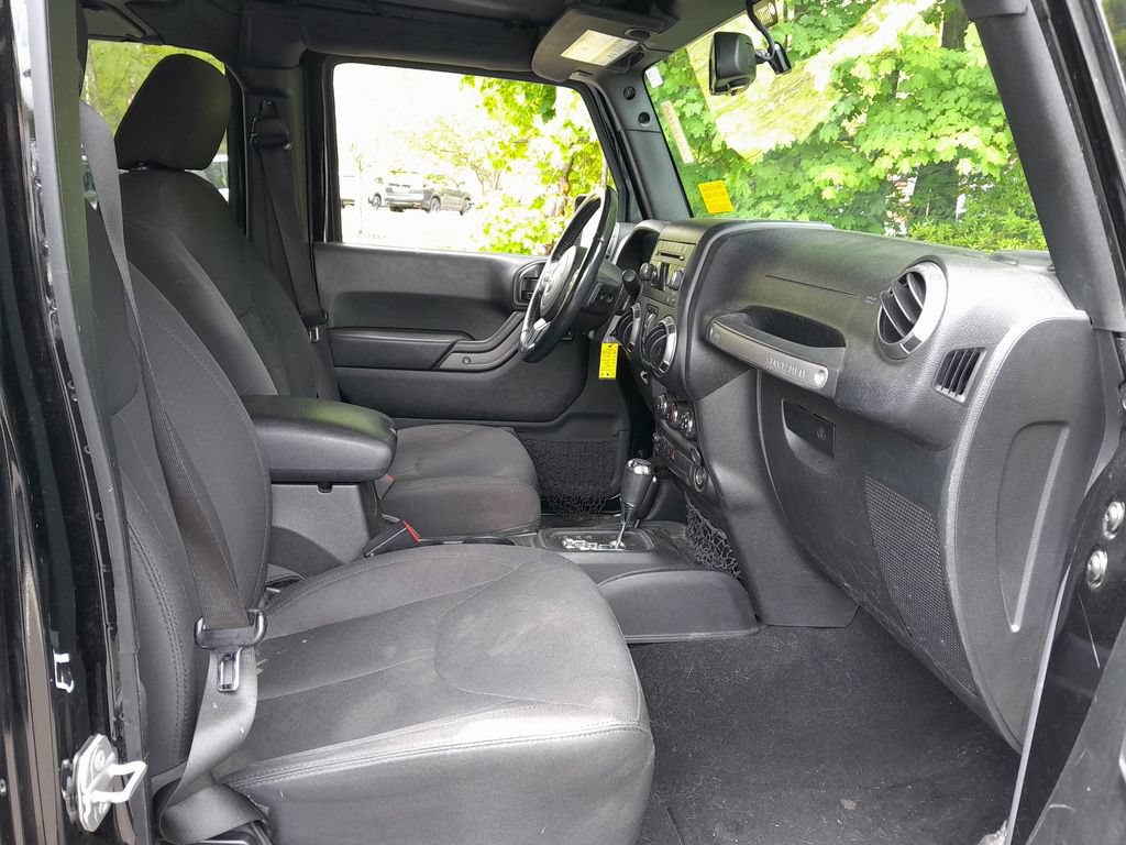 Used 2018 Jeep Wrangler Unlimited Sport S AWD/4WD image 35