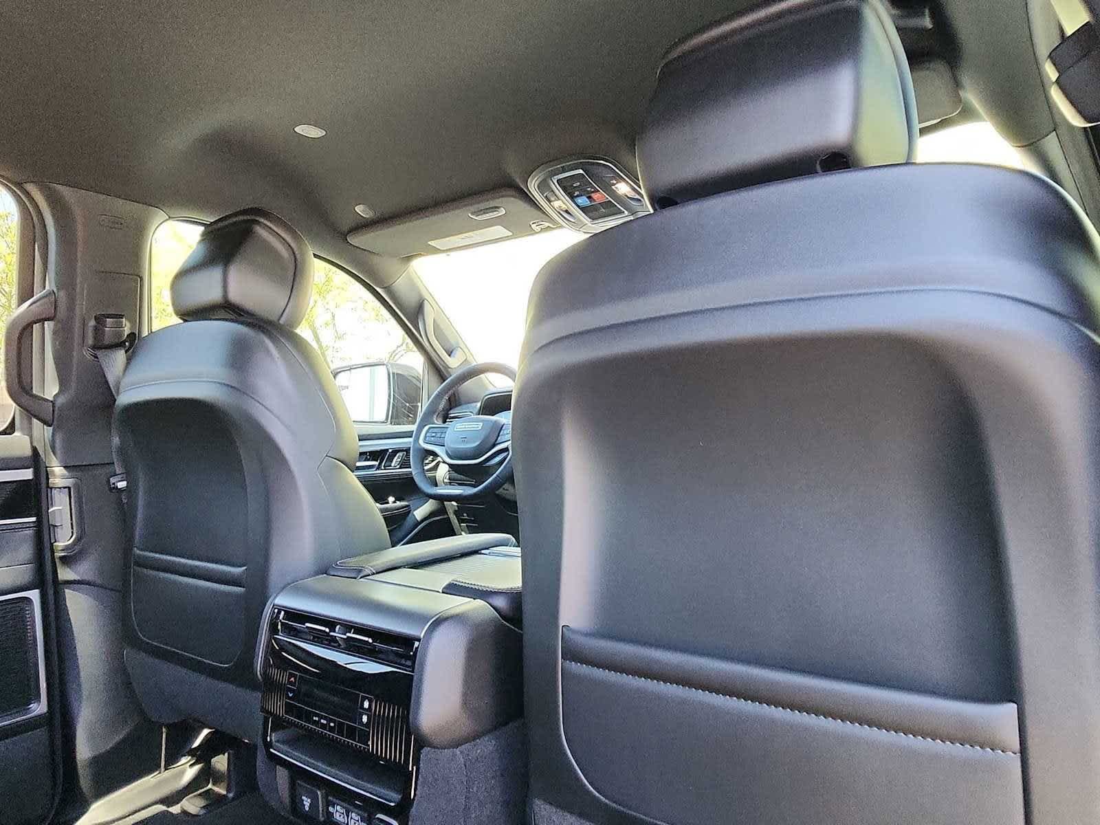 New 2026 Jeep Grand Wagoneer 4WD image 38