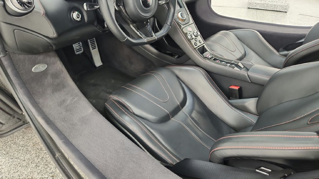 Used 2012 McLaren MP4-12C Coupe RWD image 37