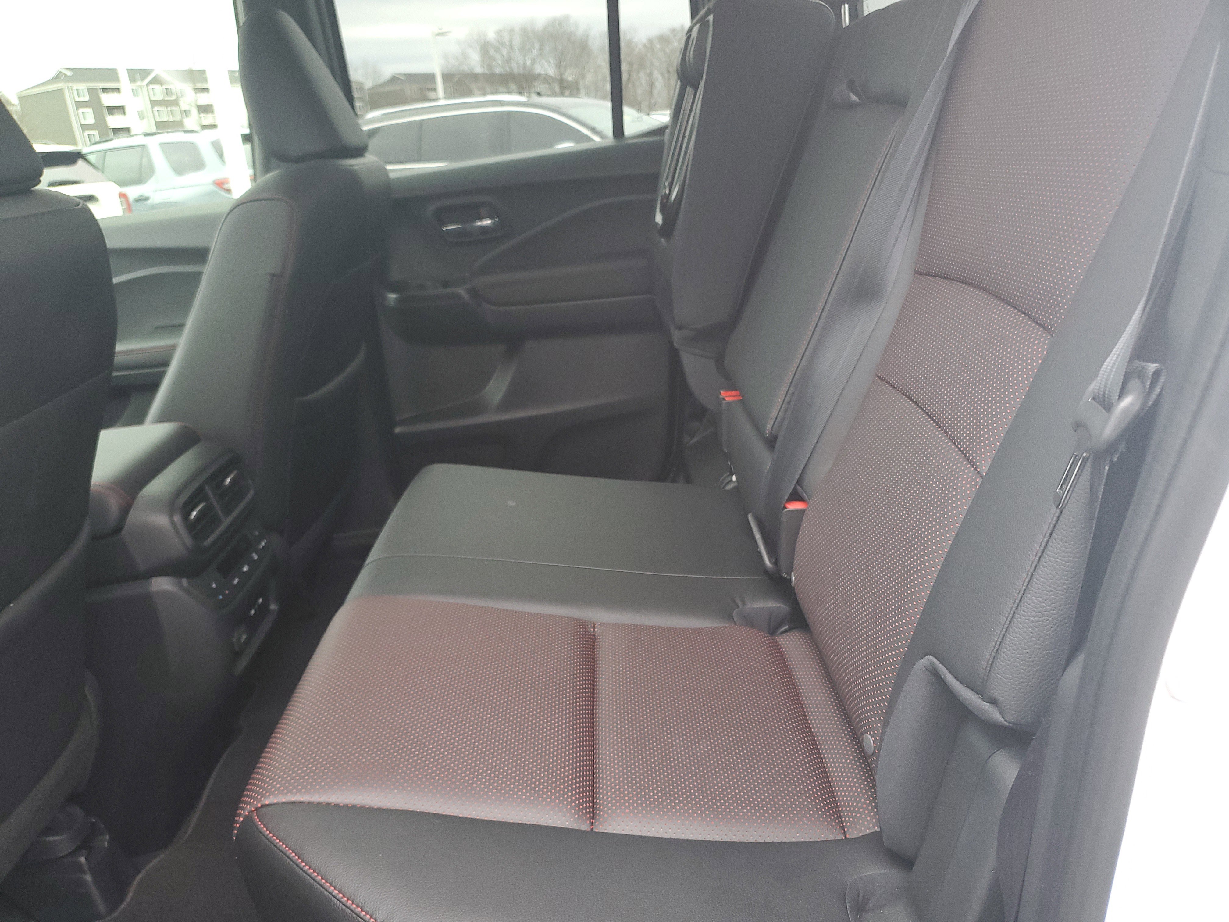 Used 2025 Honda Ridgeline Black Edition image 15