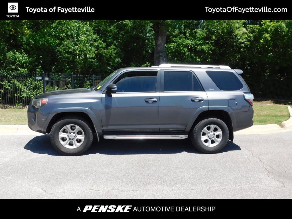 Used 2016 Toyota 4Runner SR5 Premium RWD image 2
