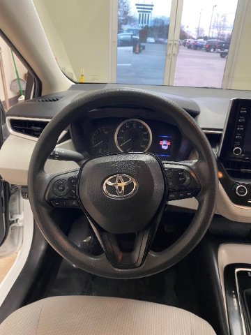 Used 2021 Toyota Corolla LE FWD image 25