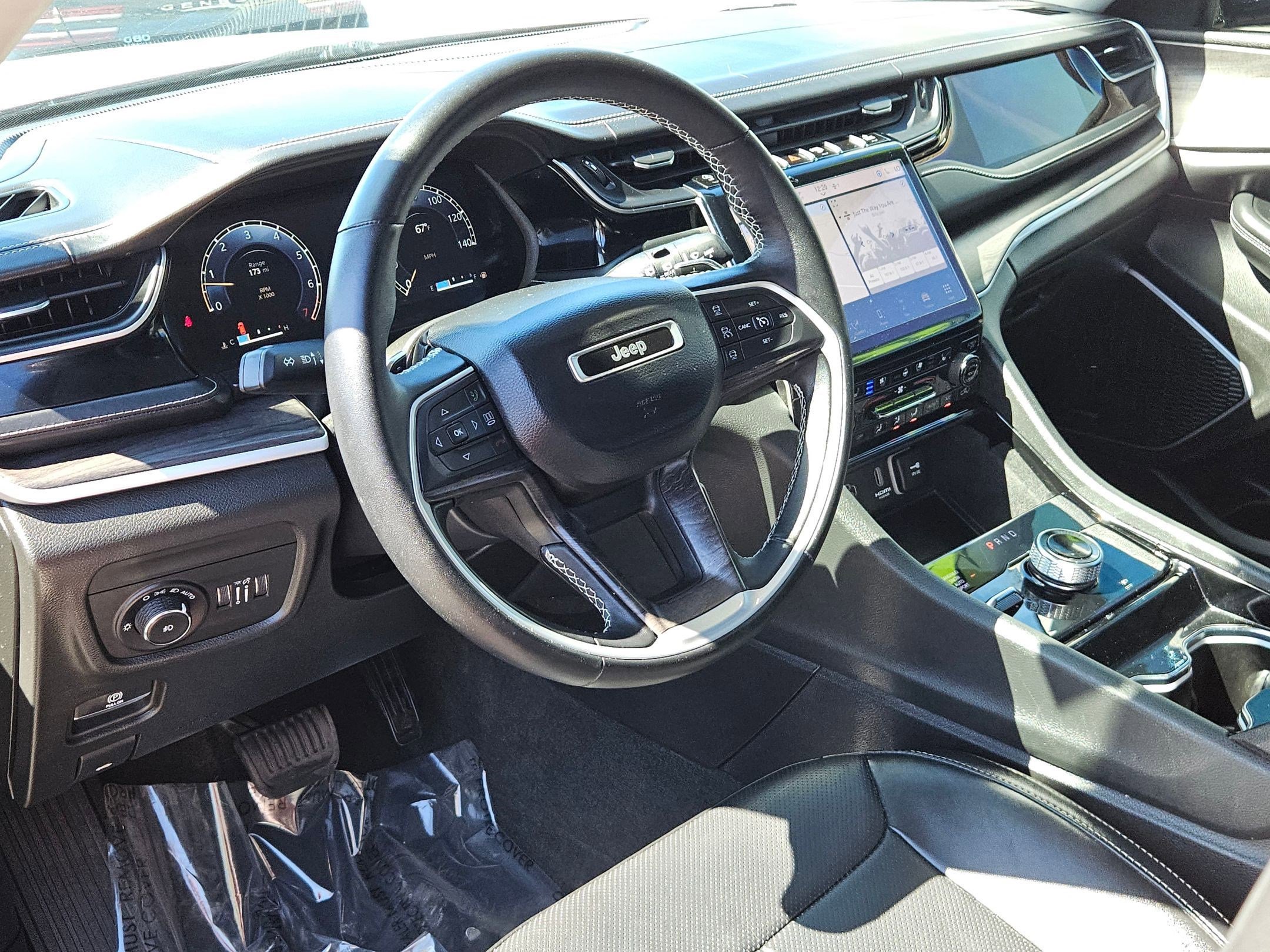 Used 2022 Jeep Grand Cherokee L Limited w/ Luxury Tech Group II image 13