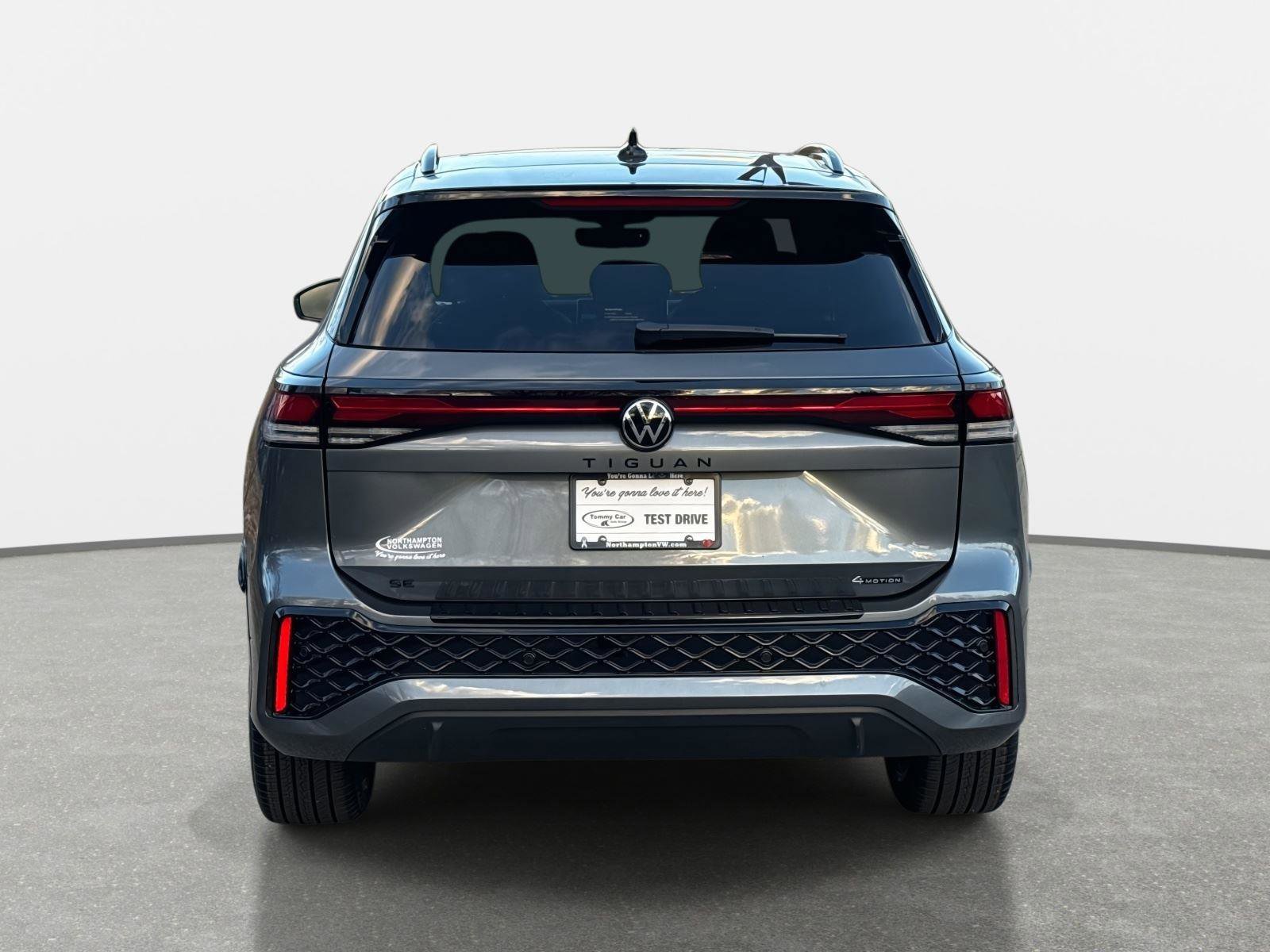 New 2026 Volkswagen Tiguan SE R-Line image 6