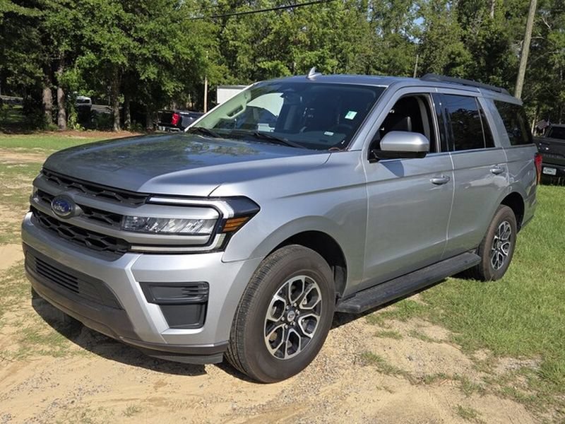 Used 2024 Ford Expedition XLT AWD/4WD image 4