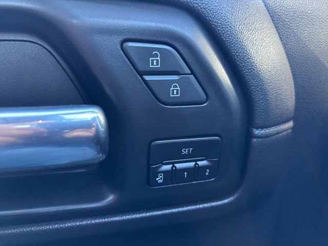 Used 2022 Chevrolet Silverado 3500 High Country w/ Z71 Off-Road Package image 17