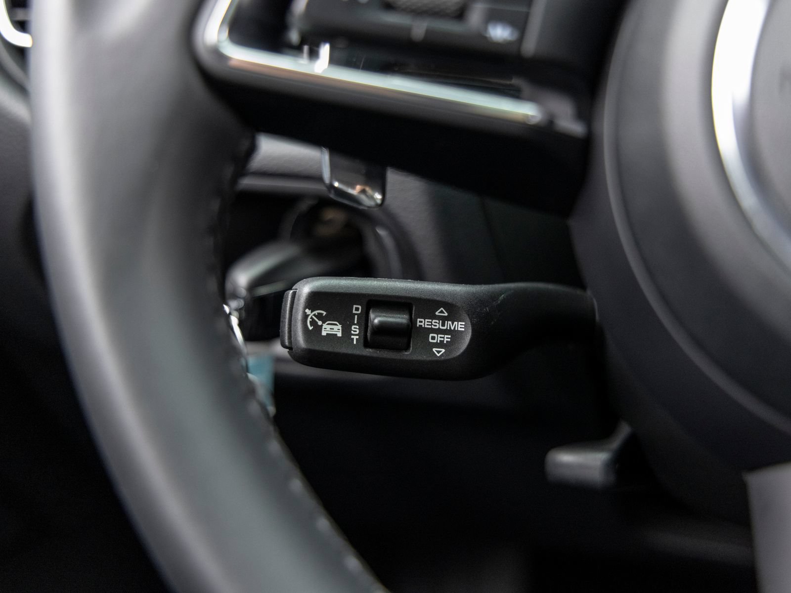 Certified 2022 Porsche Macan AWD/4WD image 32