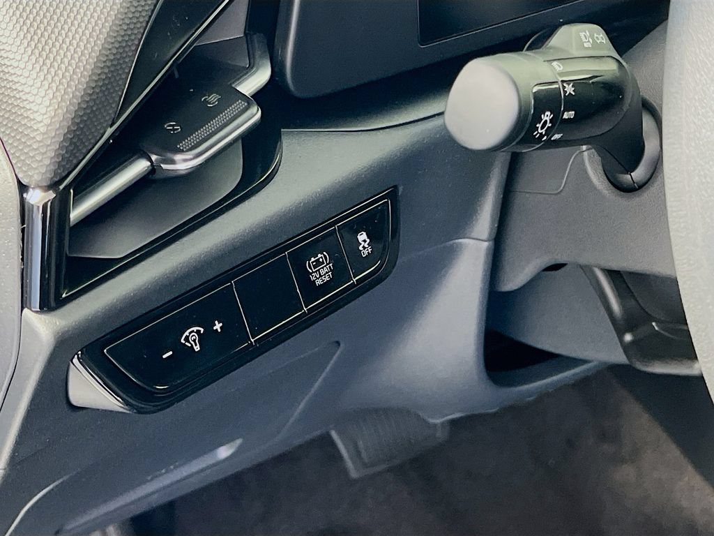 New 2026 Kia Niro LX FWD image 10