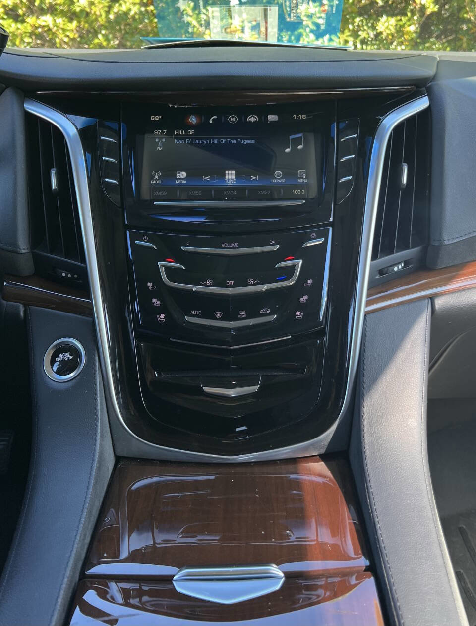 Used 2019 Cadillac Escalade Luxury image 24