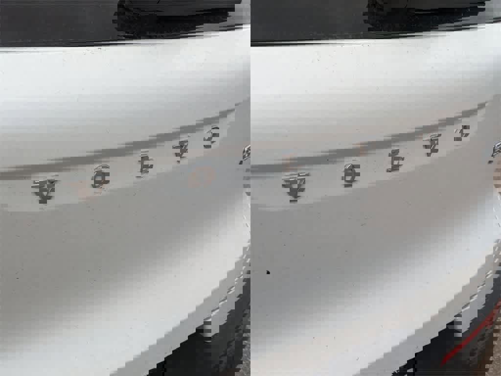 Used 2023 Volvo XC40 B5 Plus w/ Driver Assist Package image 10