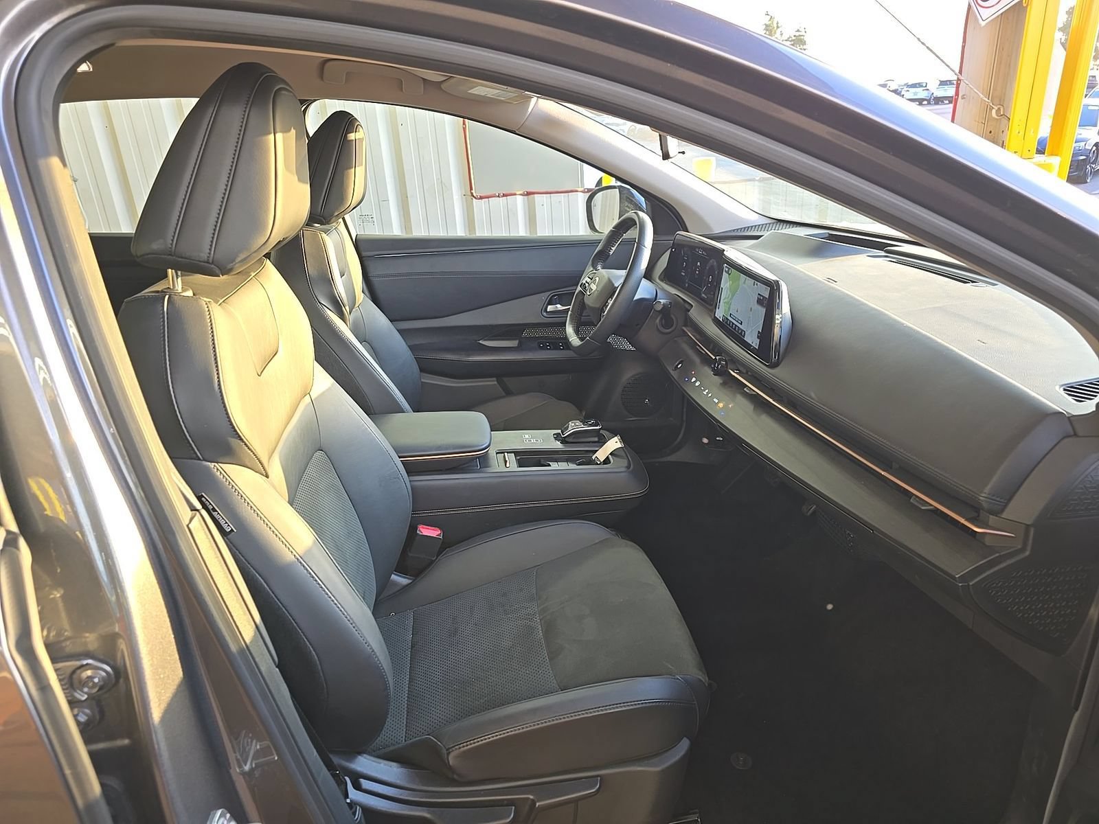 Used 2023 Nissan Ariya FWD image 10