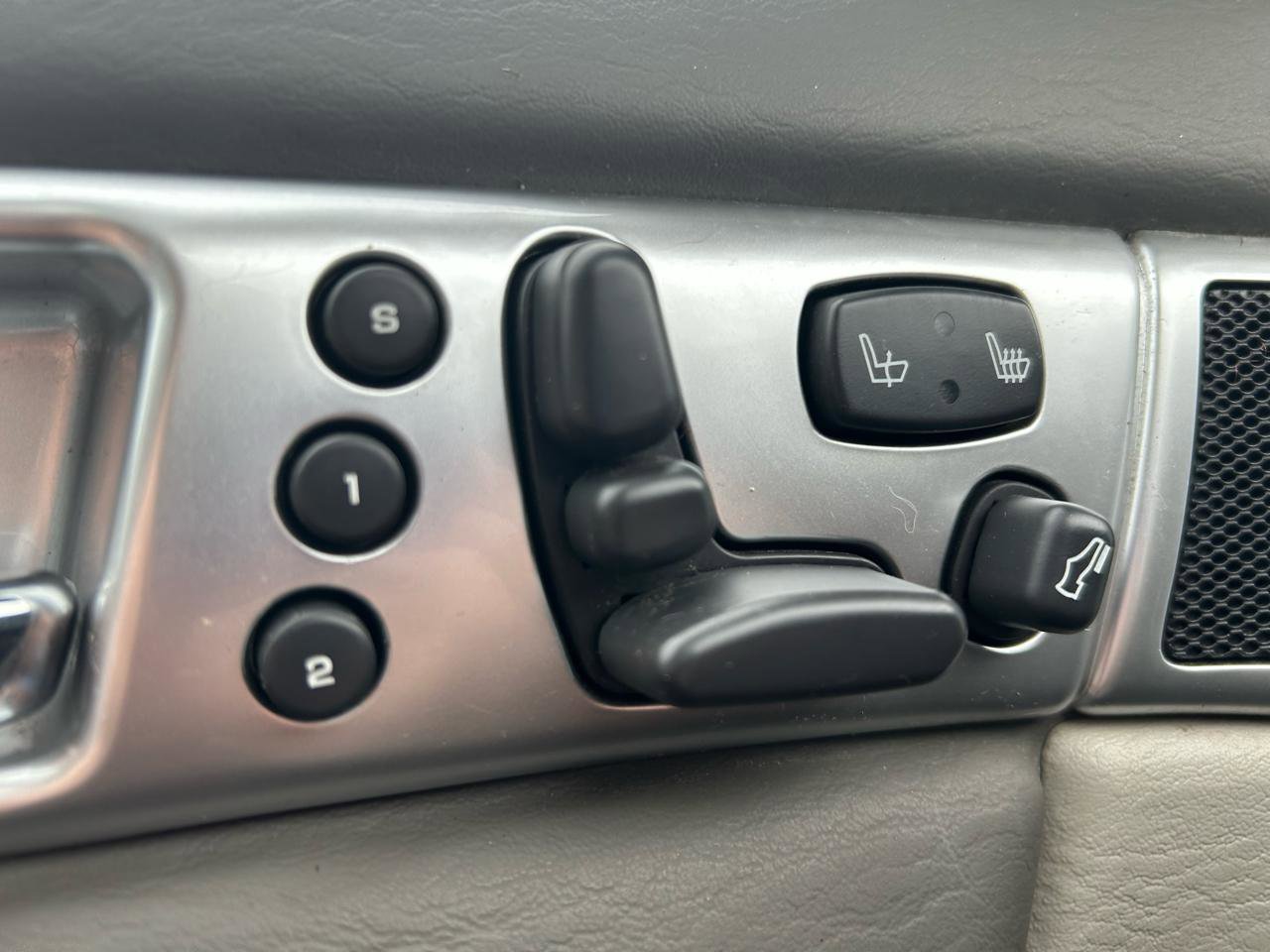 Used 2007 Chrysler Pacifica Limited FWD image 31