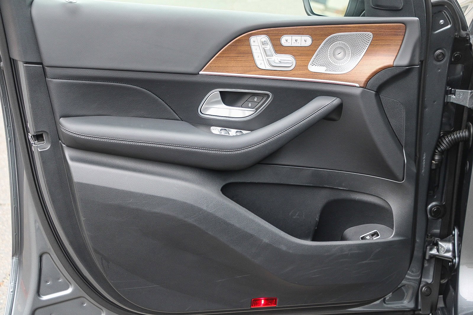 Certified 2025 Mercedes-Benz GLS 450 4MATIC image 19