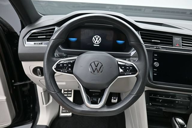 Used 2023 Volkswagen Tiguan SE R-Line FWD image 16