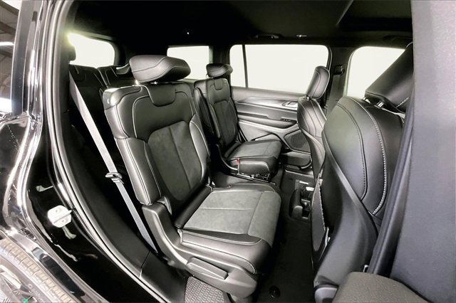 New 2025 Jeep Grand Cherokee L Altitude image 11