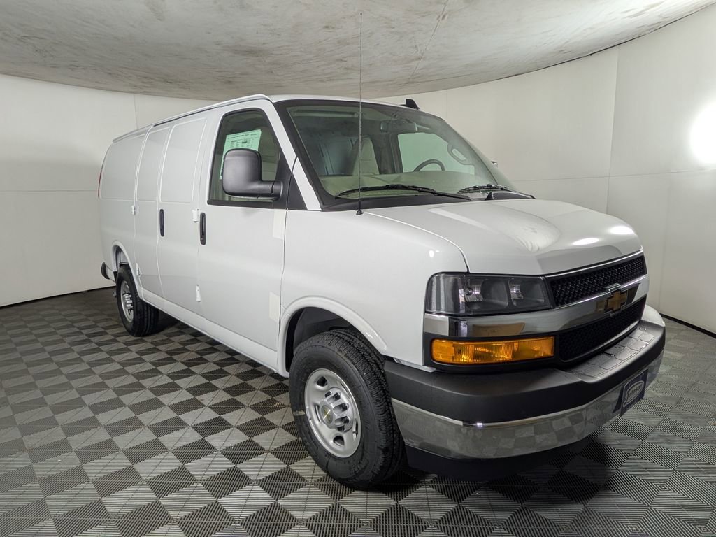 New 2025 Chevrolet Express 2500 image 5