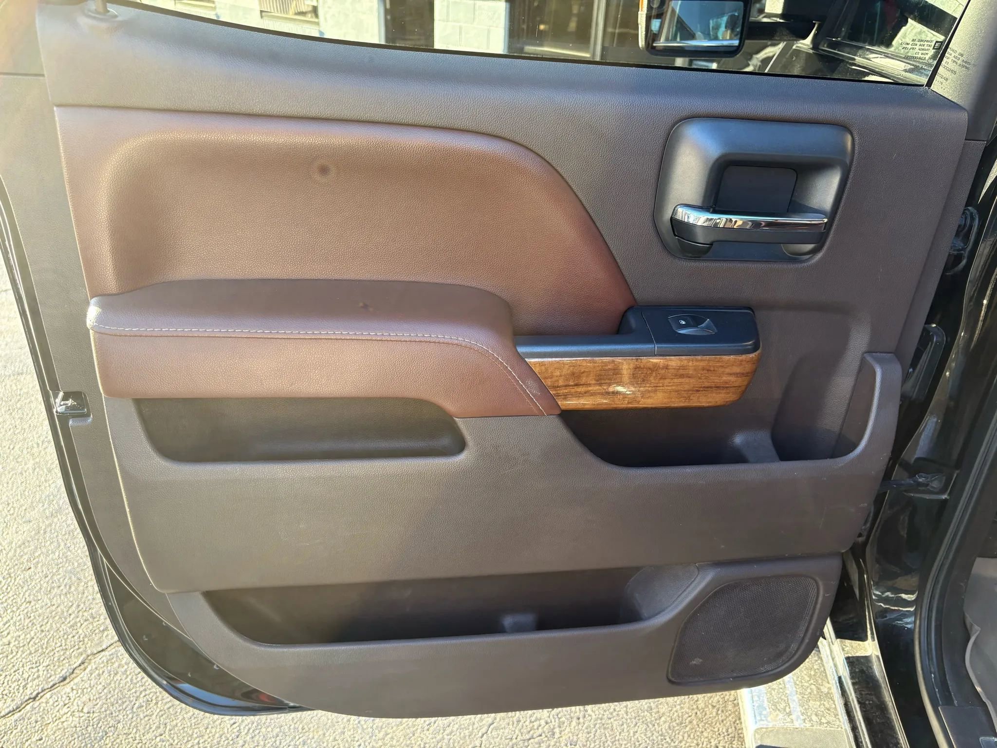 Used 2015 Chevrolet Silverado 3500 High Country w/ Duramax Plus Package image 13