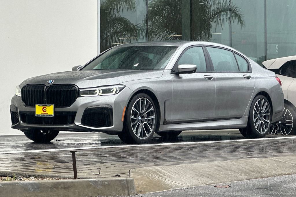 Used 2020 BMW 740i w/ M Sport Package image 7