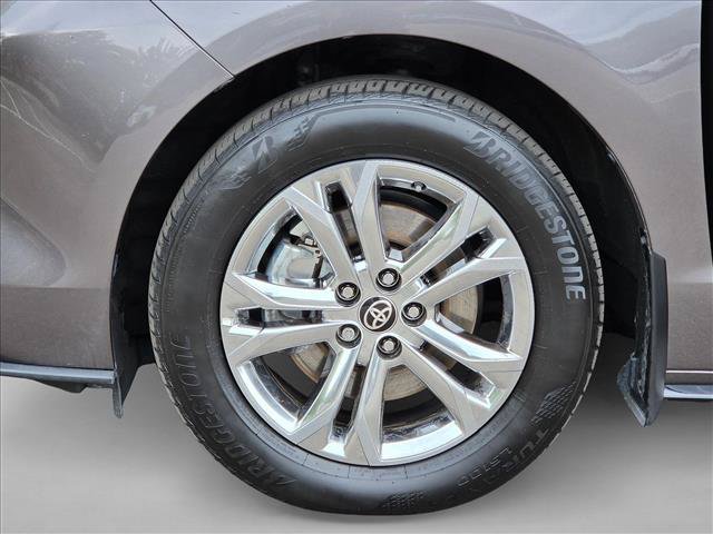 Certified 2024 Toyota Sienna Platinum AWD/4WD image 27