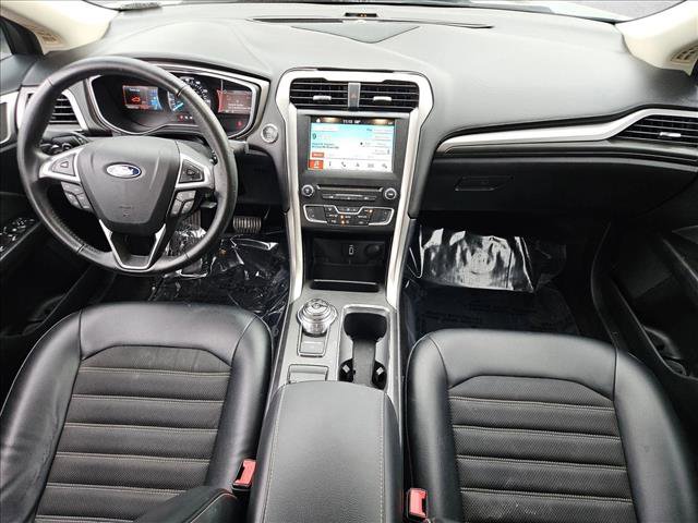 Used 2017 Ford Fusion SE w/ Equipment Group 201A image 16