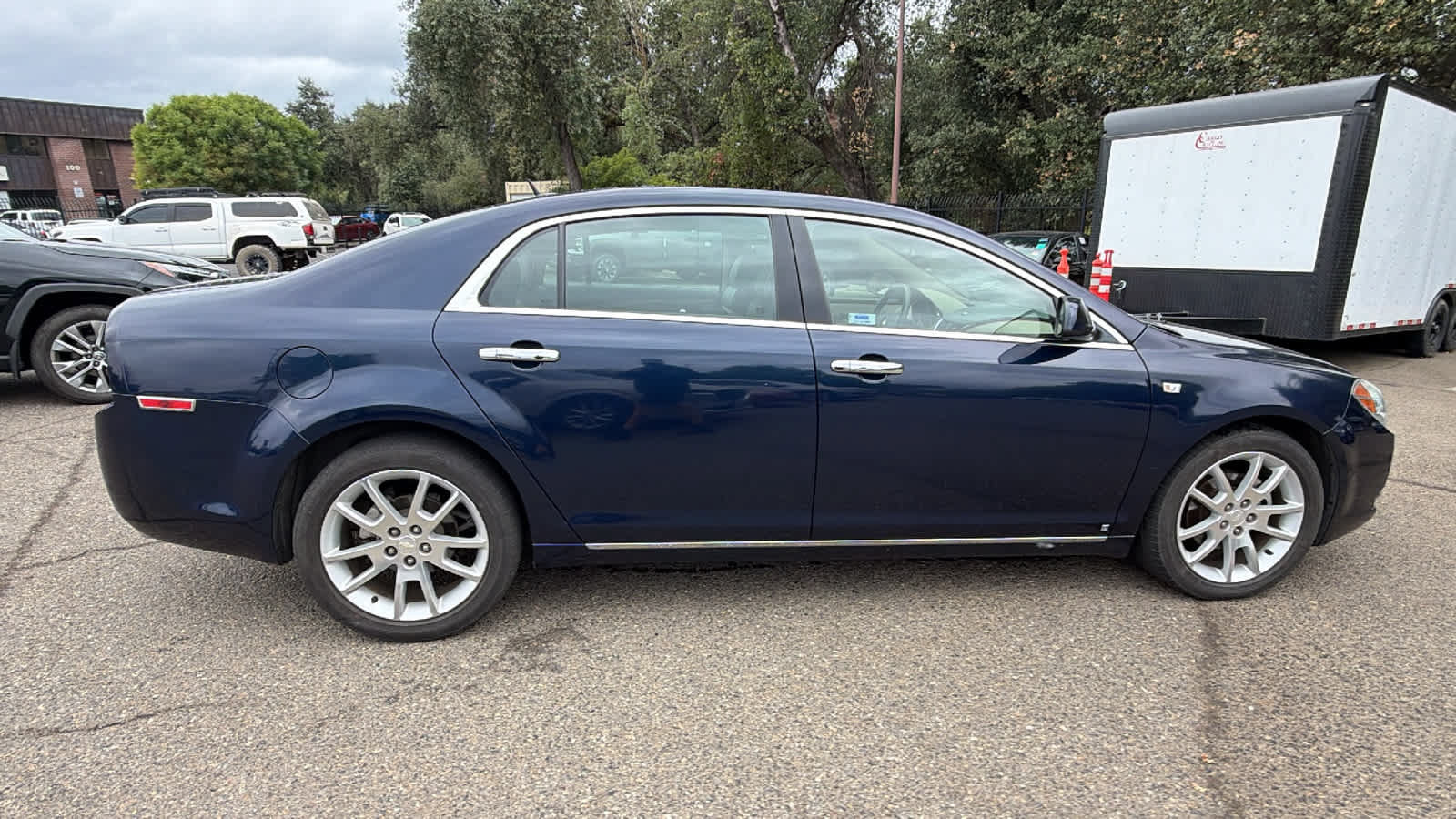 Used 2008 Chevrolet Malibu LTZ FWD image 4