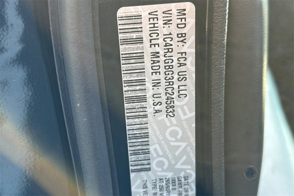 Used 2024 Jeep Grand Cherokee Limited image 41